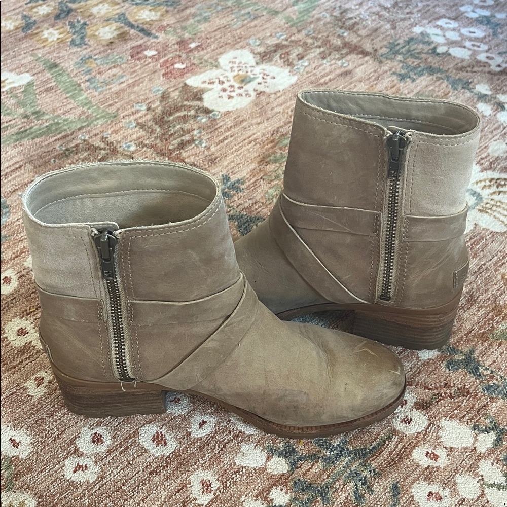 Sorel Women's Taupe Ankle Boots - Picture 4 of 7